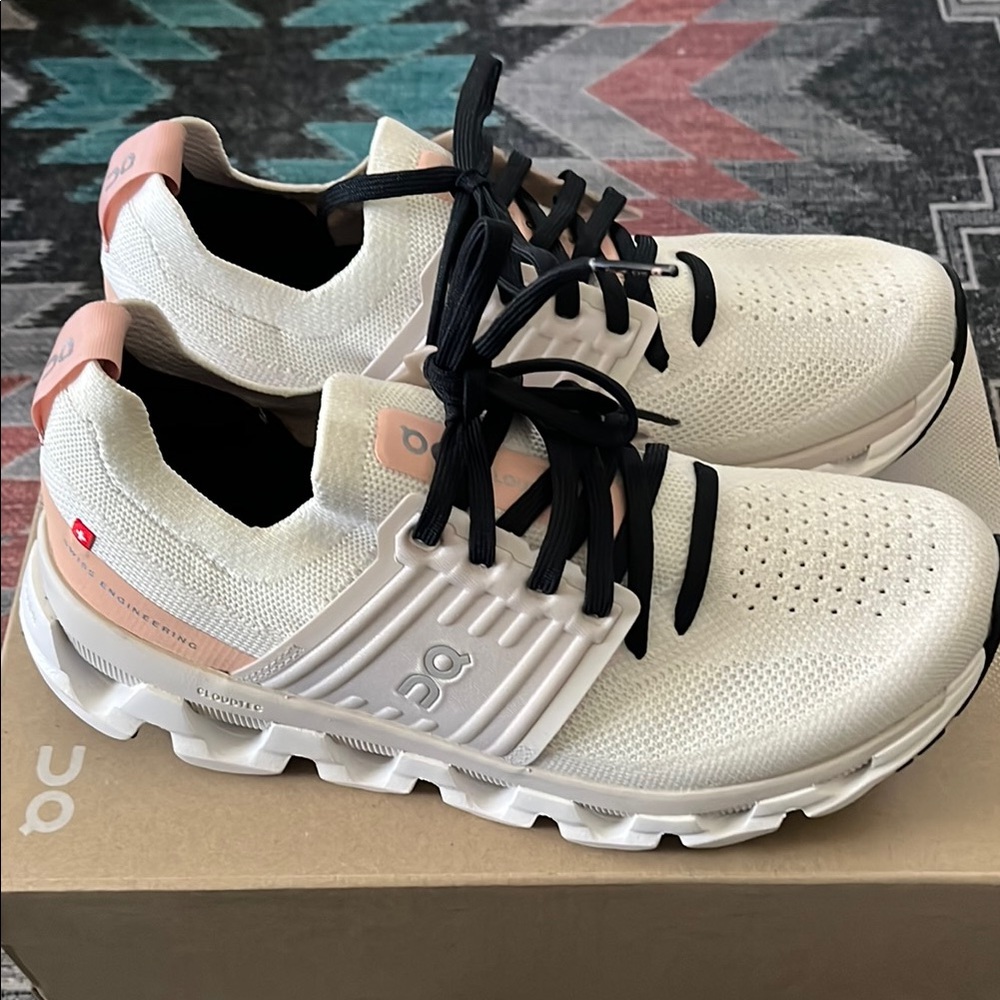 On Running Women's Shoes - White and Peach
